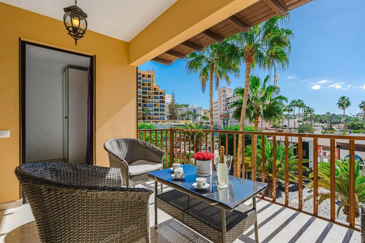 Amazing 3 Bedroom Apartment On The First Line Of The Best Las Americas Beach, Air Conditioner And Terrace Ocean View Playa de las Américas