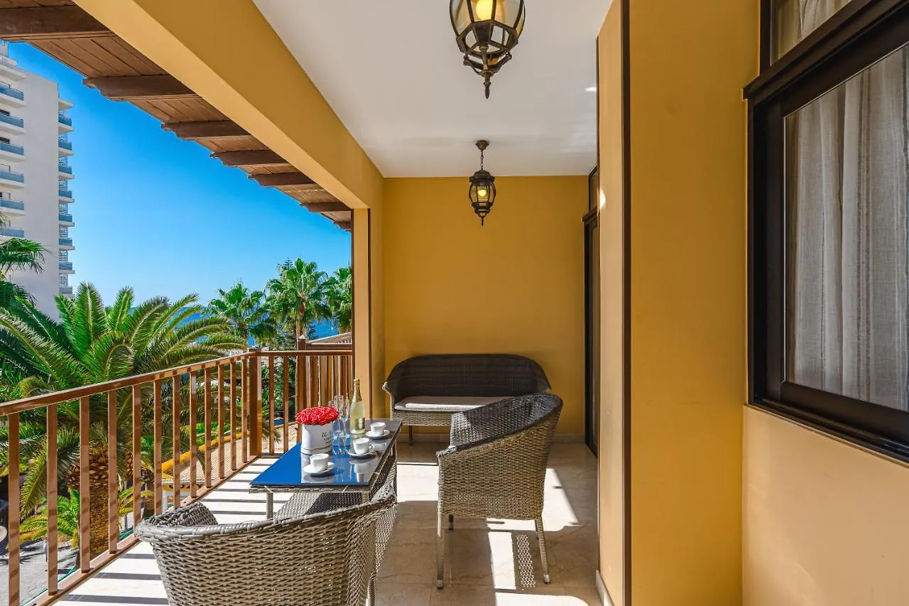 Amazing 3 Bedroom Apartment On The First Line Of The Best Las Americas Beach, Air Conditioner And Terrace Ocean View Playa de las Américas