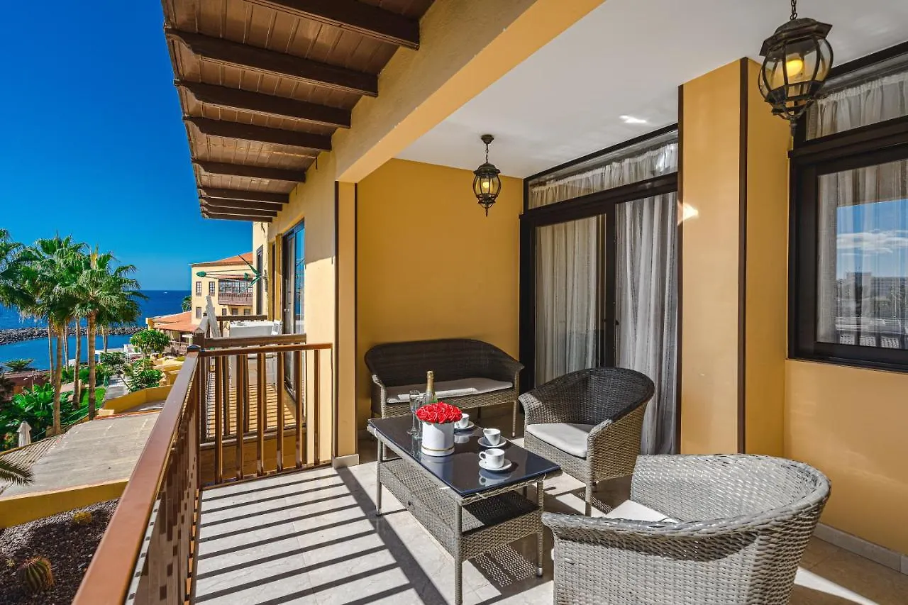 Amazing 3 Bedroom Apartment On The First Line Of The Best Las Americas Beach, Air Conditioner And Terrace Ocean View Playa de las Américas Spanien