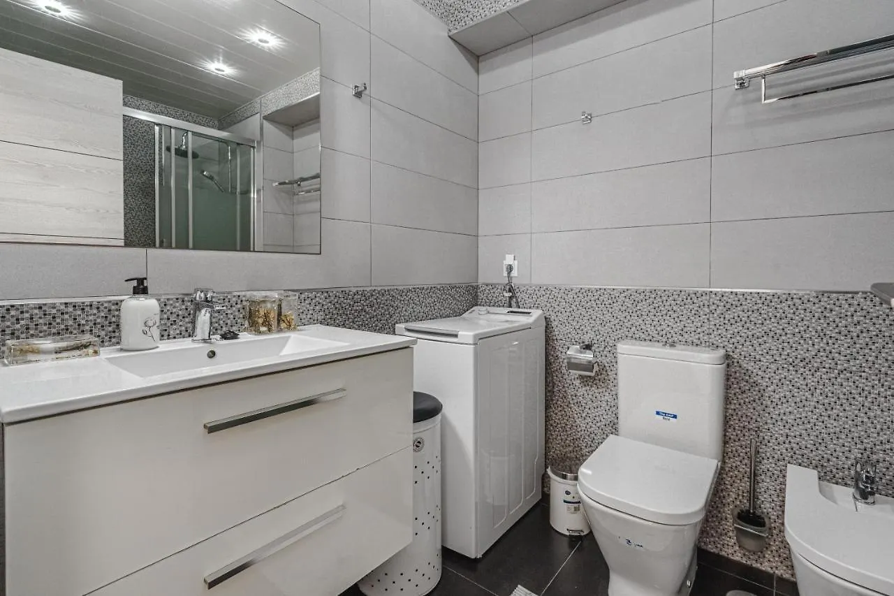 Oceanfront Oasis: 3-Bedroom Las Americas Beach Retreat Playa de las Americas  Playa de las Americas (Tenerife)