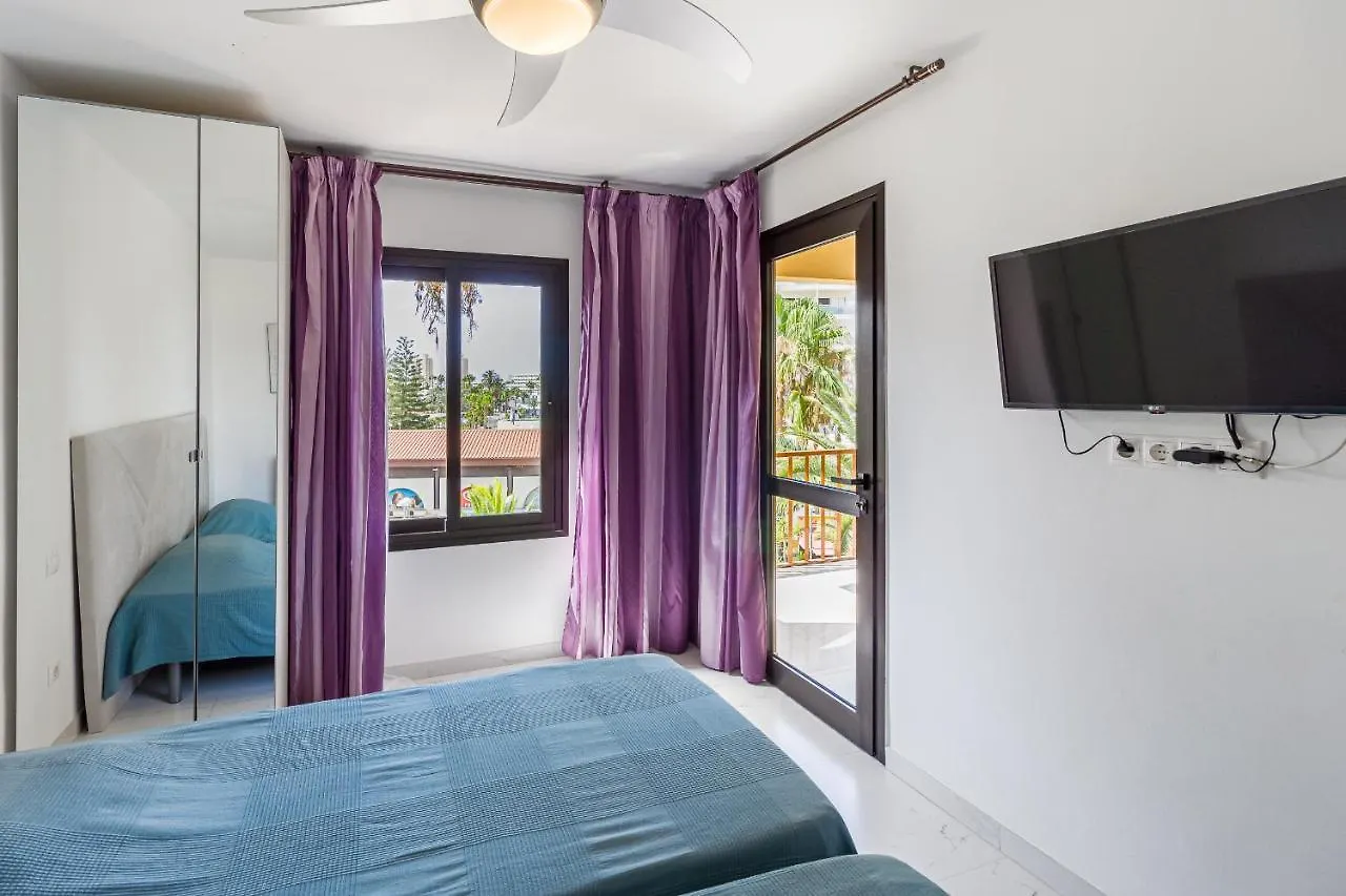 Amazing 3 Bedroom Apartment On The First Line Of The Best Las Americas Beach, Air Conditioner And Terrace Ocean View Playa de las Américas
